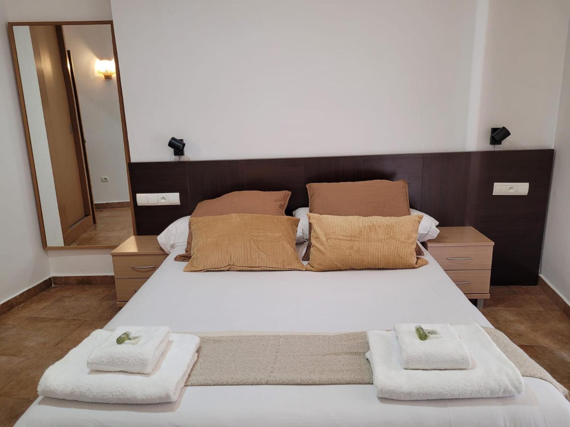 Living Valencia Apartments - Merced Εξωτερικό φωτογραφία