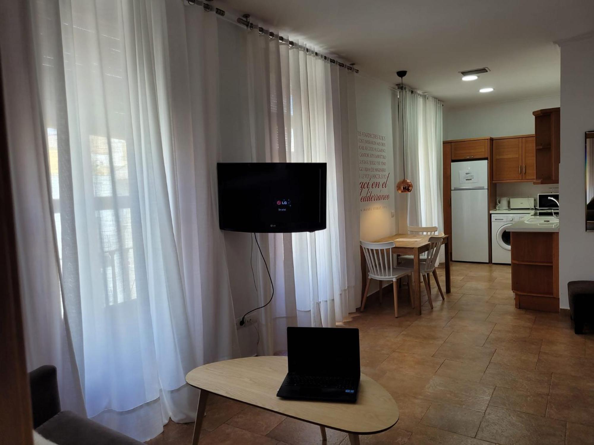 Living Valencia Apartments - Merced Εξωτερικό φωτογραφία