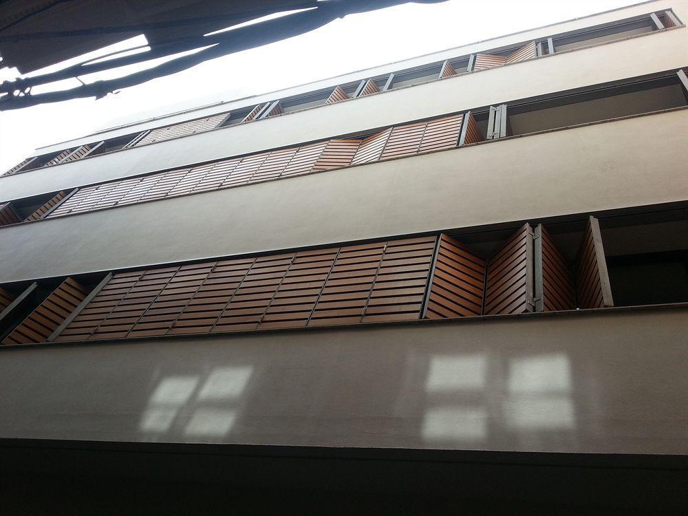 Living Valencia Apartments - Merced Εξωτερικό φωτογραφία