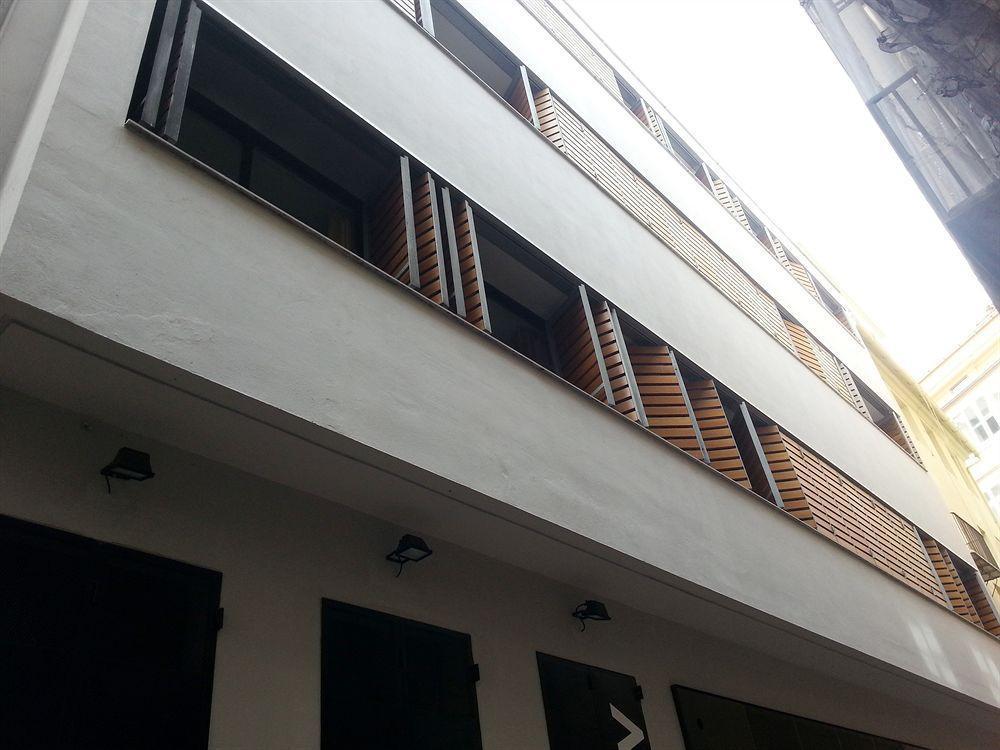 Living Valencia Apartments - Merced Εξωτερικό φωτογραφία