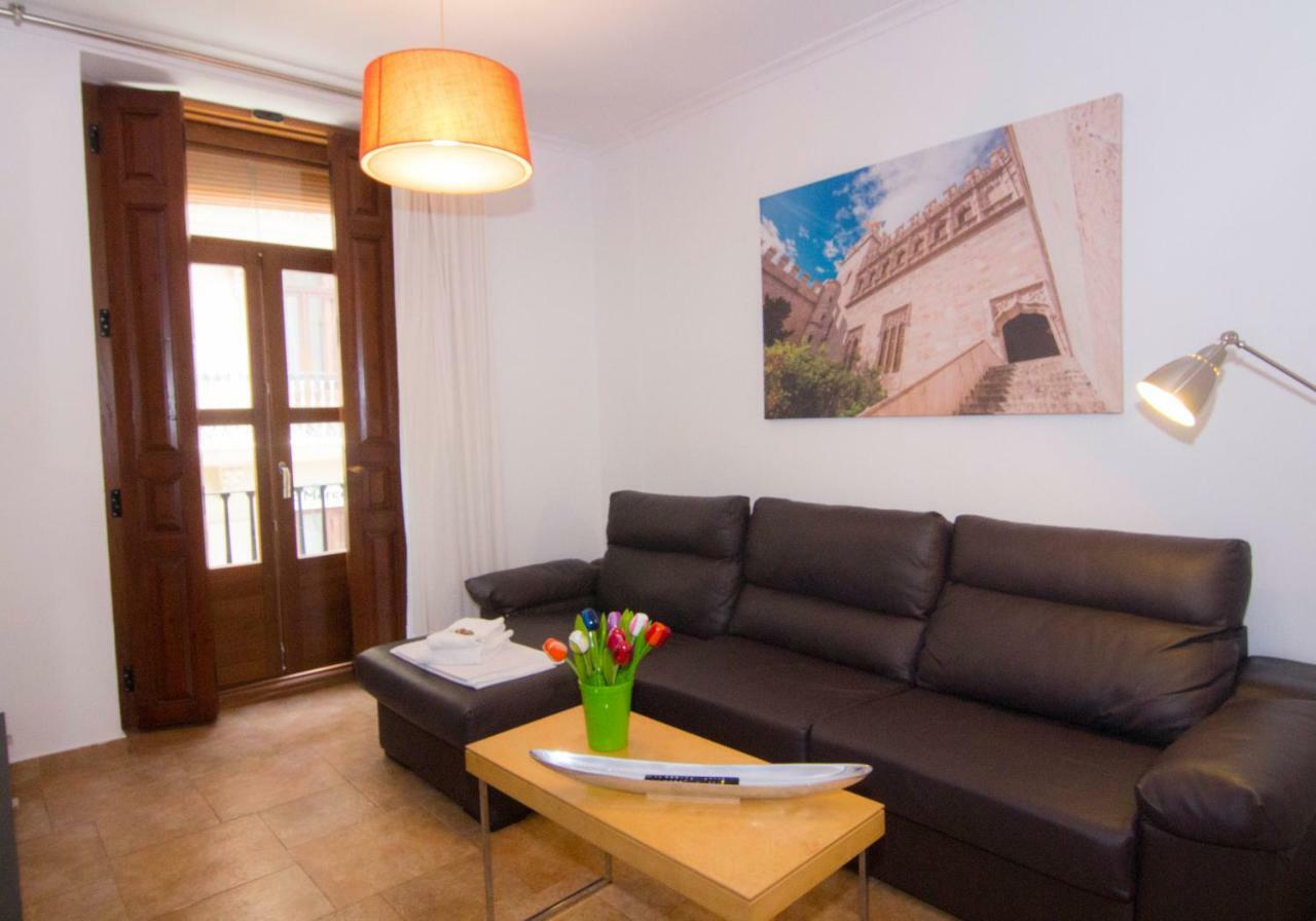 Living Valencia Apartments - Merced Εξωτερικό φωτογραφία